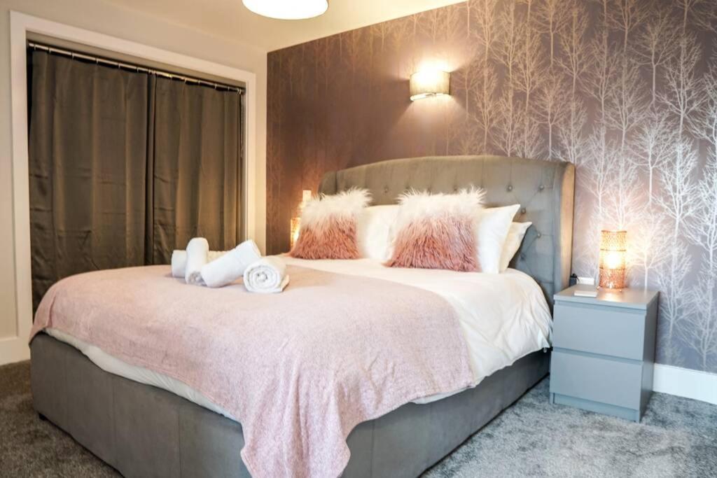 Beautiful 3 Bedroom Apartment By The Sea New Quay Eksteriør bilde
