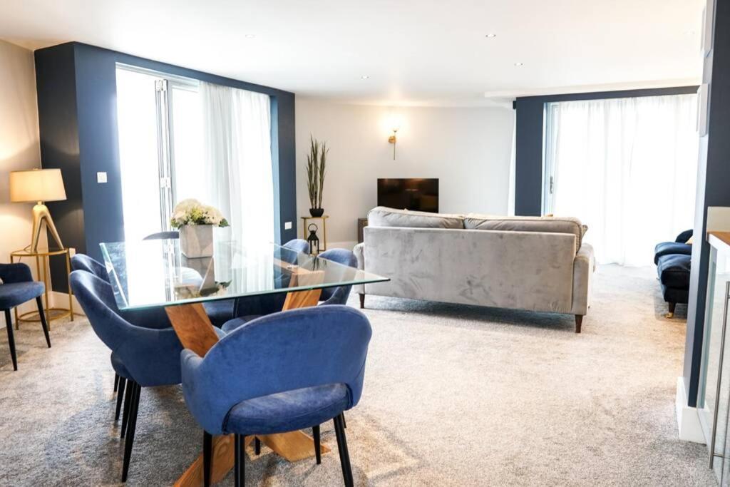Beautiful 3 Bedroom Apartment By The Sea New Quay Eksteriør bilde