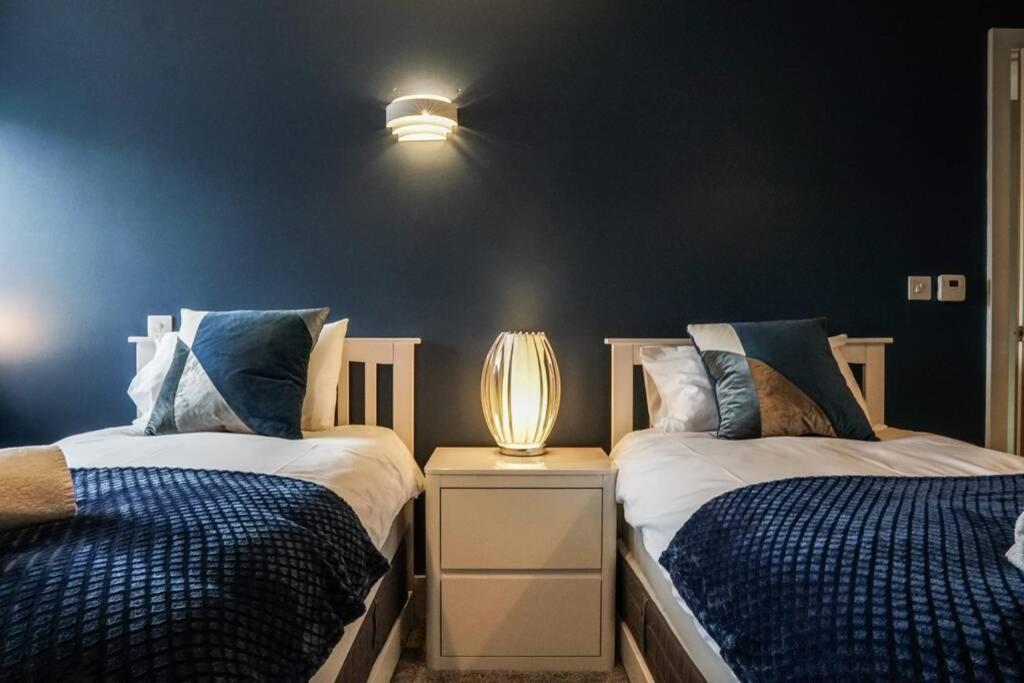 Beautiful 3 Bedroom Apartment By The Sea New Quay Eksteriør bilde