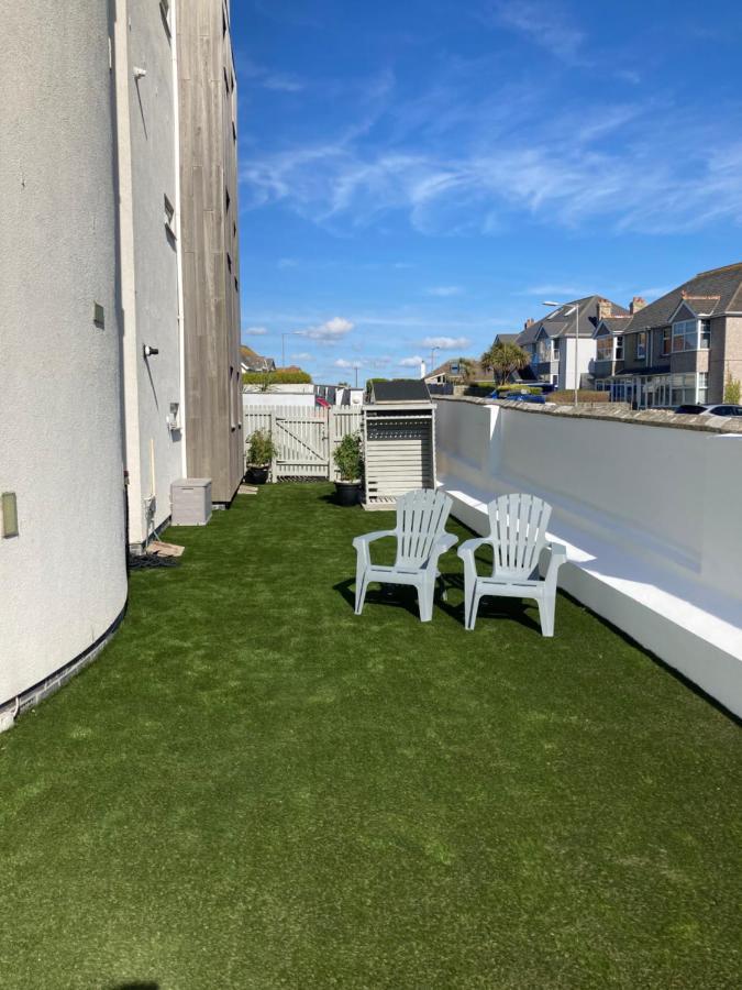 Beautiful 3 Bedroom Apartment By The Sea New Quay Eksteriør bilde