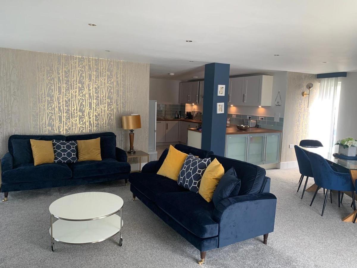 Beautiful 3 Bedroom Apartment By The Sea New Quay Eksteriør bilde