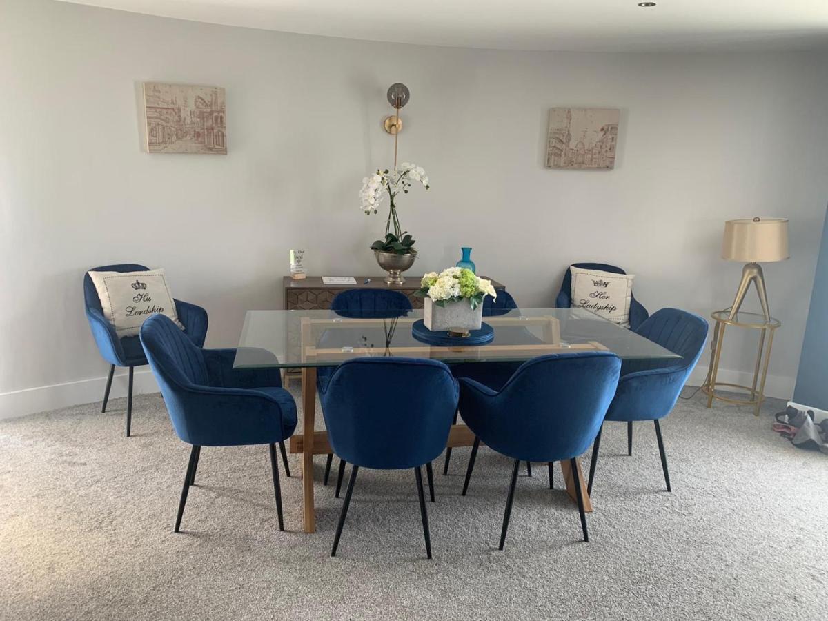 Beautiful 3 Bedroom Apartment By The Sea New Quay Eksteriør bilde