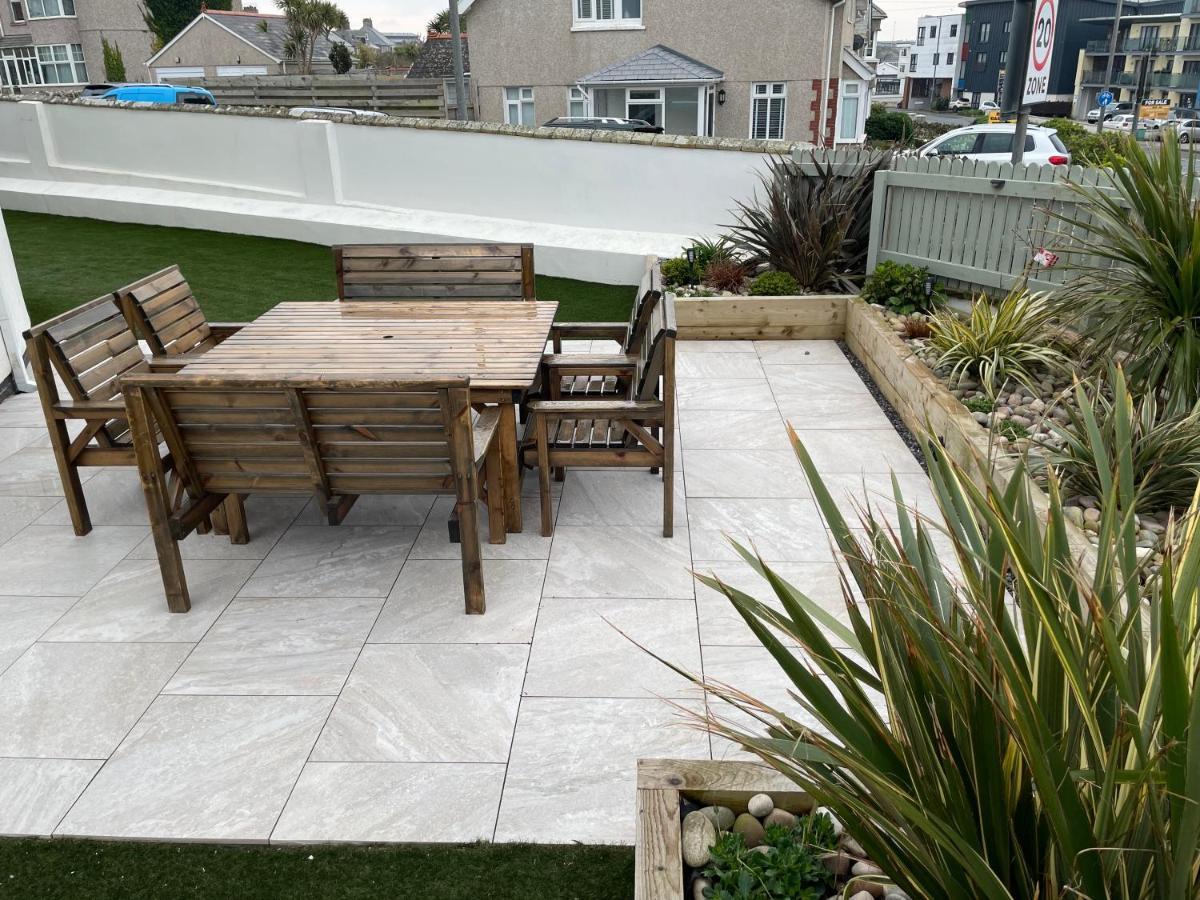 Beautiful 3 Bedroom Apartment By The Sea New Quay Eksteriør bilde